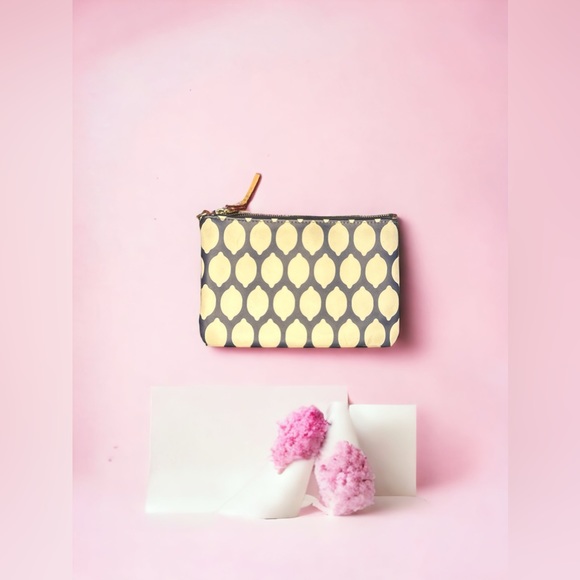 Kate Spade New York Large Wristlet EUC - Picture 2 of 8